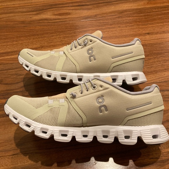 NWO box On Cloud Swiss Engineering Women’s Sneakers Size 10.5 Lightweight - Picture 7 of 13